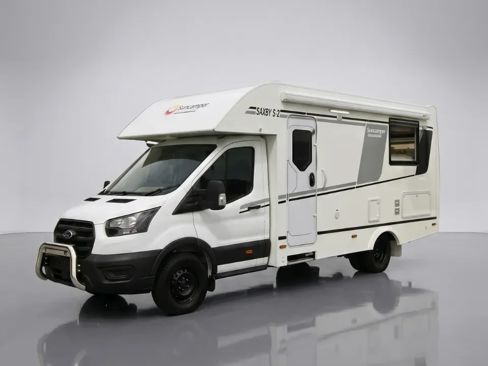 Suncamper Saxby S-2 motorhome — interior studio shot